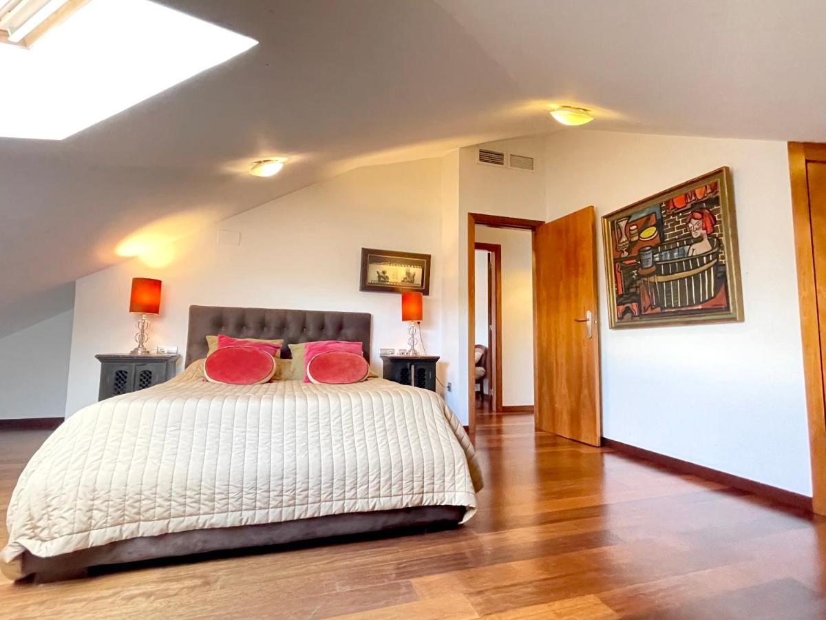 Atico En Plaza De La Constitucion 3 Bedrooms Малага Екстер'єр фото